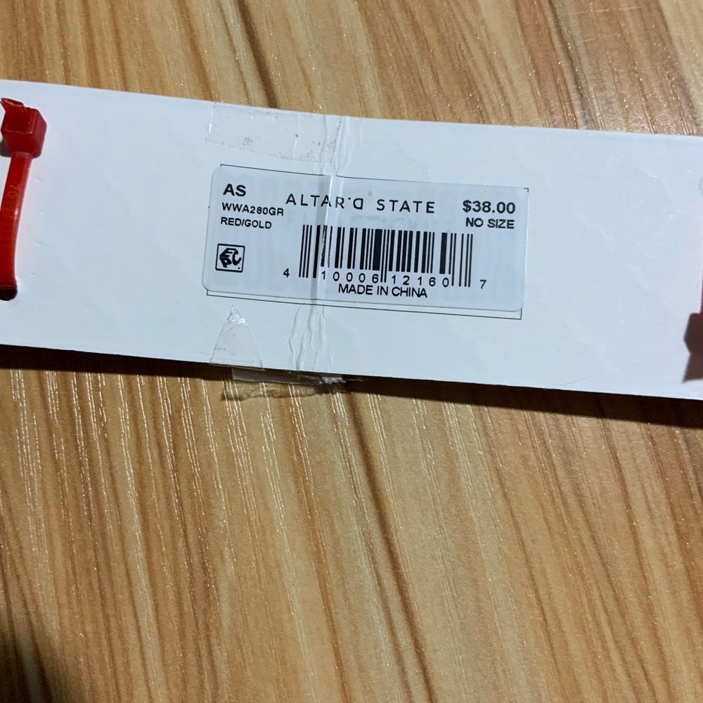 Altar’d State Red & Gold tone Clover Apple Watch Band 38/40 NWT - Picture 3 of 4